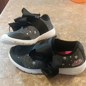 NWOT Jojo Siwa shoes Size 1